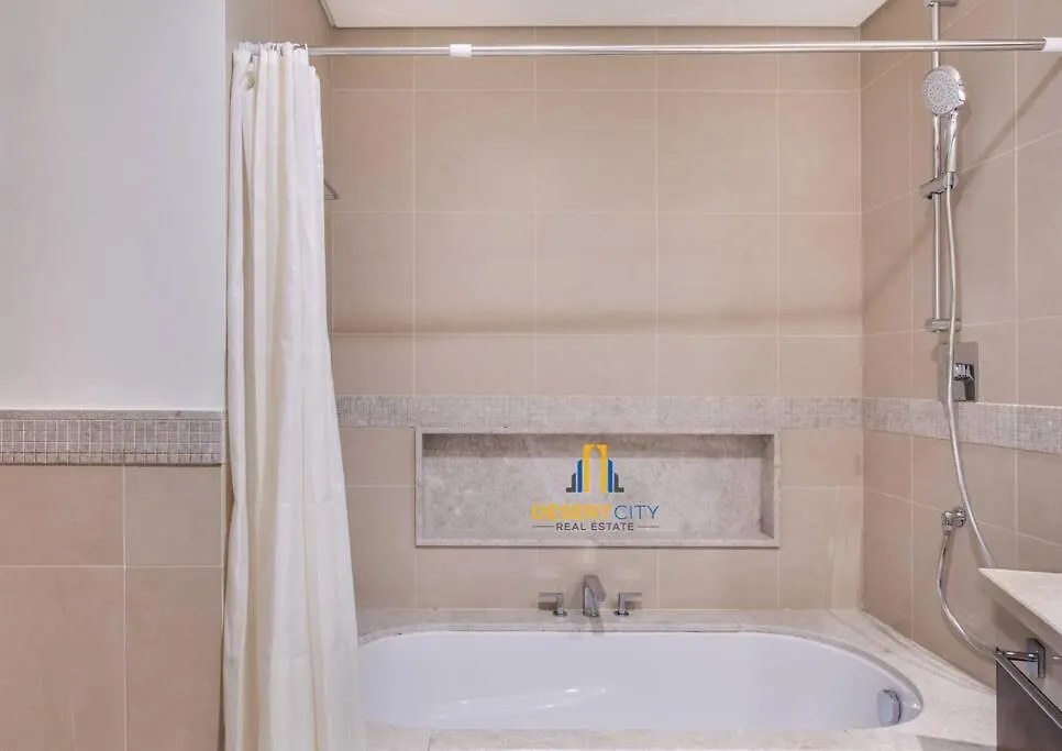 Luxurious 2 Bed Next To Burj Khalifa, Hosted By Desert City Stays Dubai