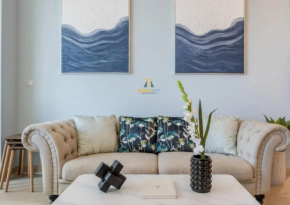 Luxurious 2 Bed Next To Burj Khalifa, Hosted By Desert City Stays Dubai Apartment